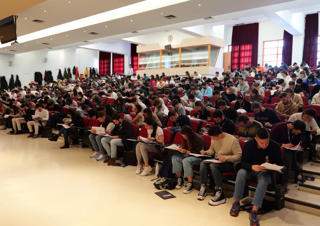 Aula de examen con opositores