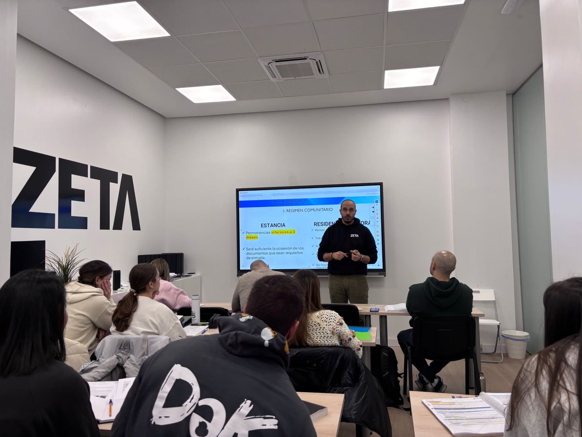 Clase de preparación de oposición en IZETA